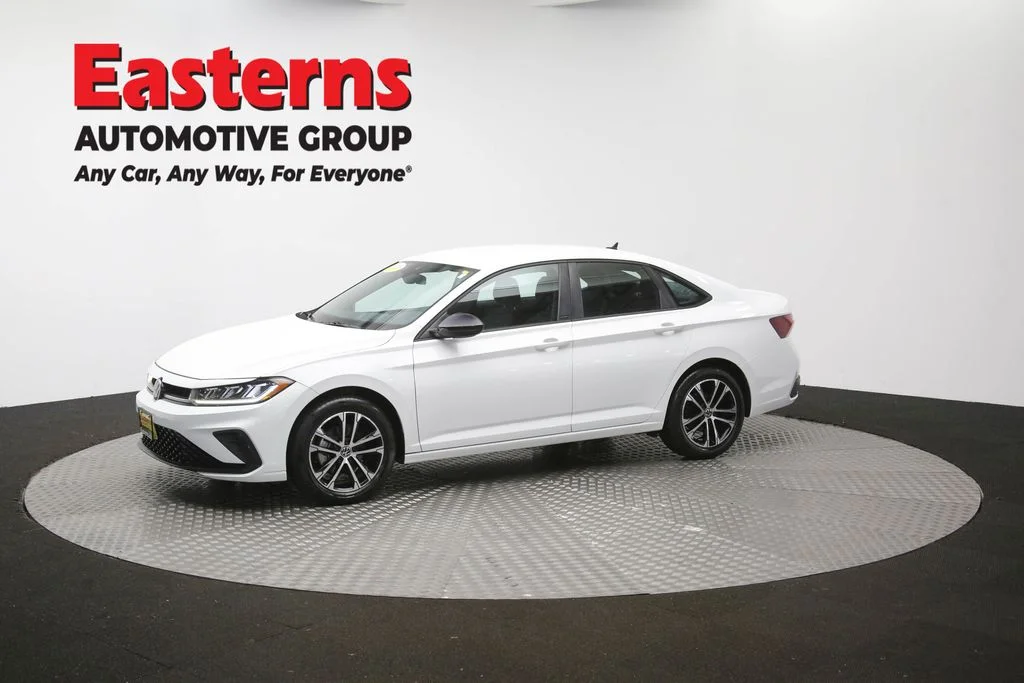 Used 2025 White Volkswagen 1.5T Sport image 55