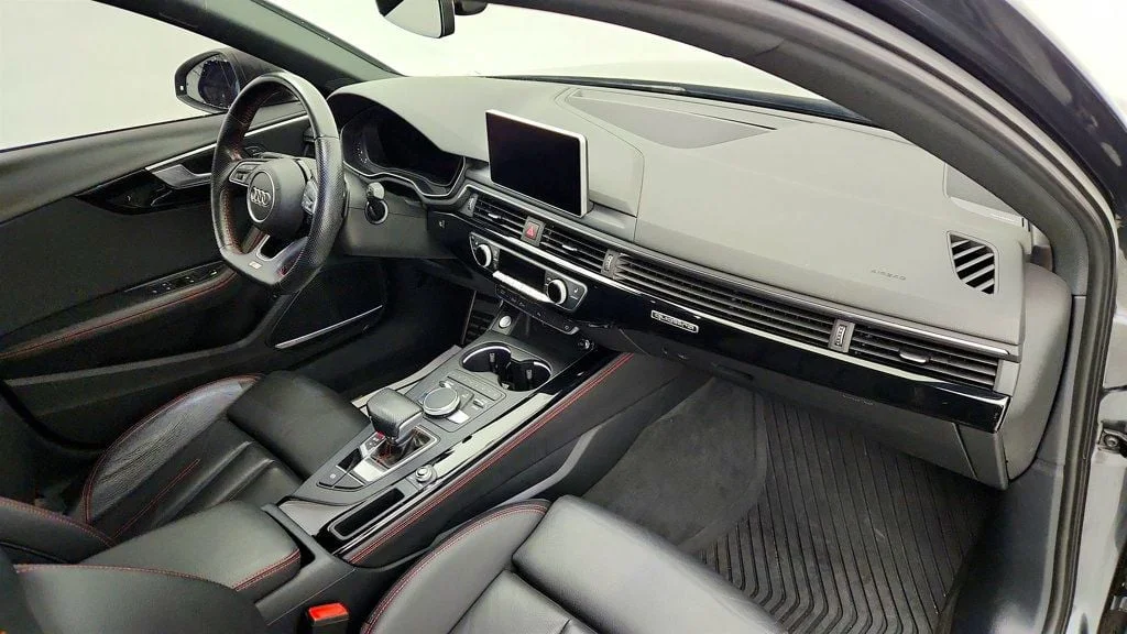 Used 2019 Daytona Gray Pearl Effect Audi Premium Plus 45 TFSI quattro w/ Black Optic Plus Pkg & B&O Sound image 26