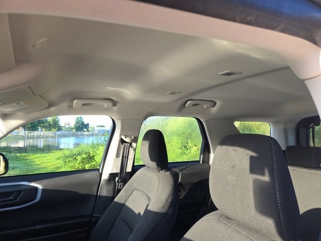 Used 2021 Silver Metallic Ford Base image 14