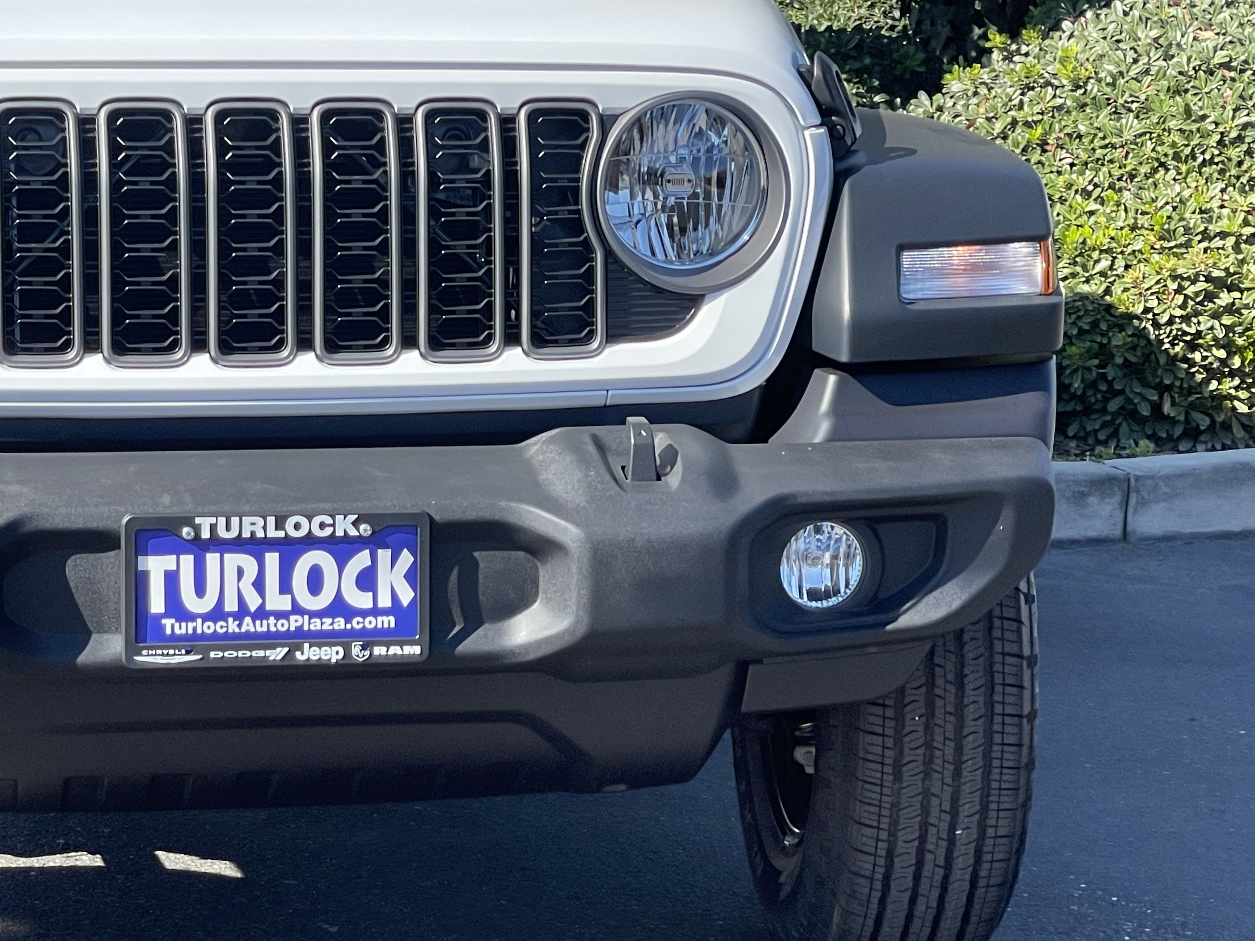 View vehicle photo 6