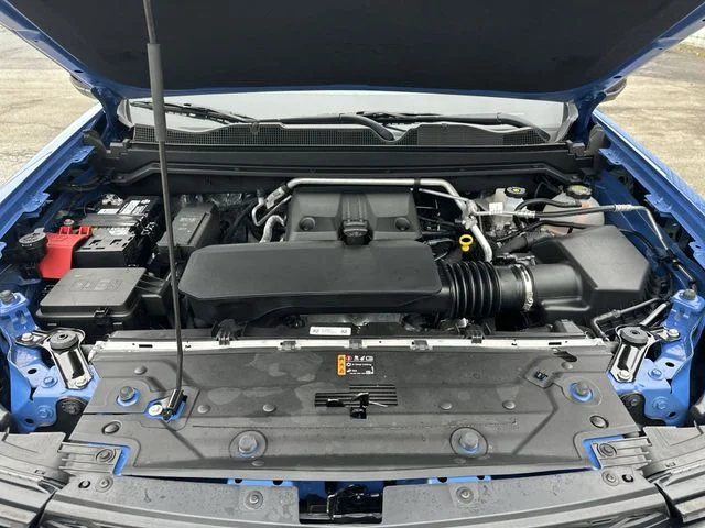 Certified Used 2025 Blue Chevrolet ZR2 image 19
