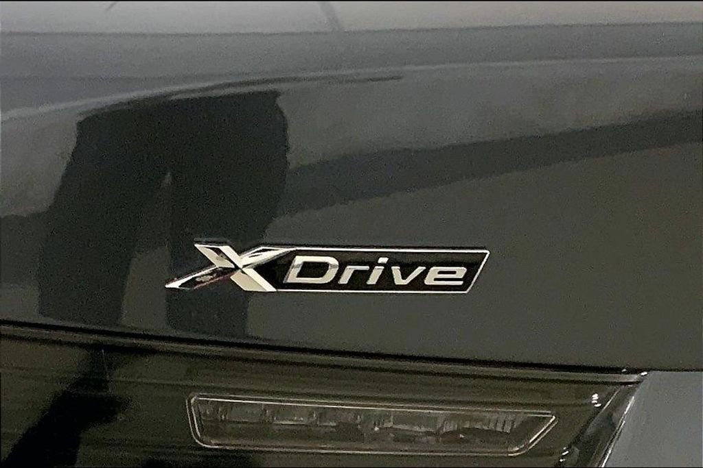 Used 2022 Mineral Grey Metallic BMW 330i xDrive image 7