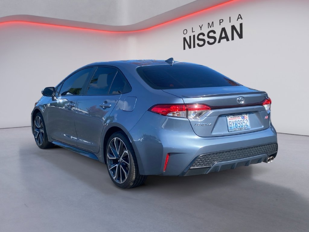 Used 2021  Toyota SE image 4