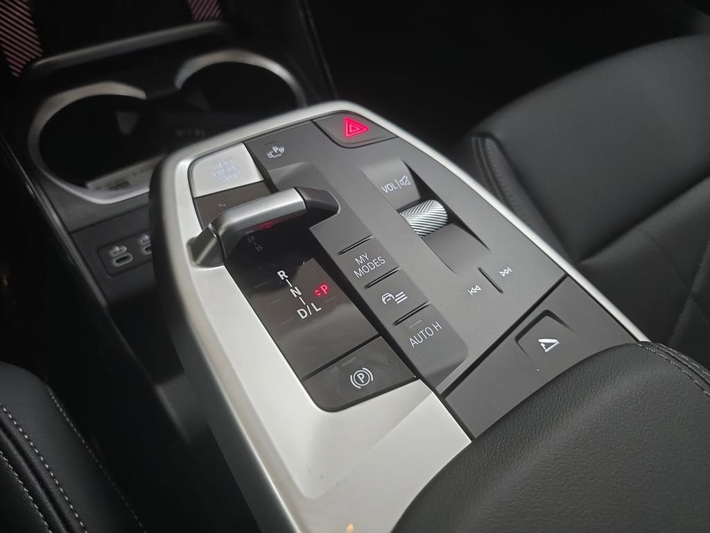 New 2026 Vegas Red Metallic BMW xDrive28i image 13