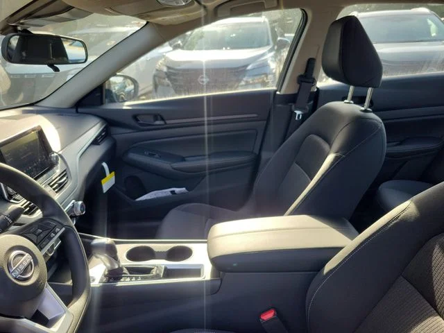New 2026 White Nissan 2.5 SV image 14