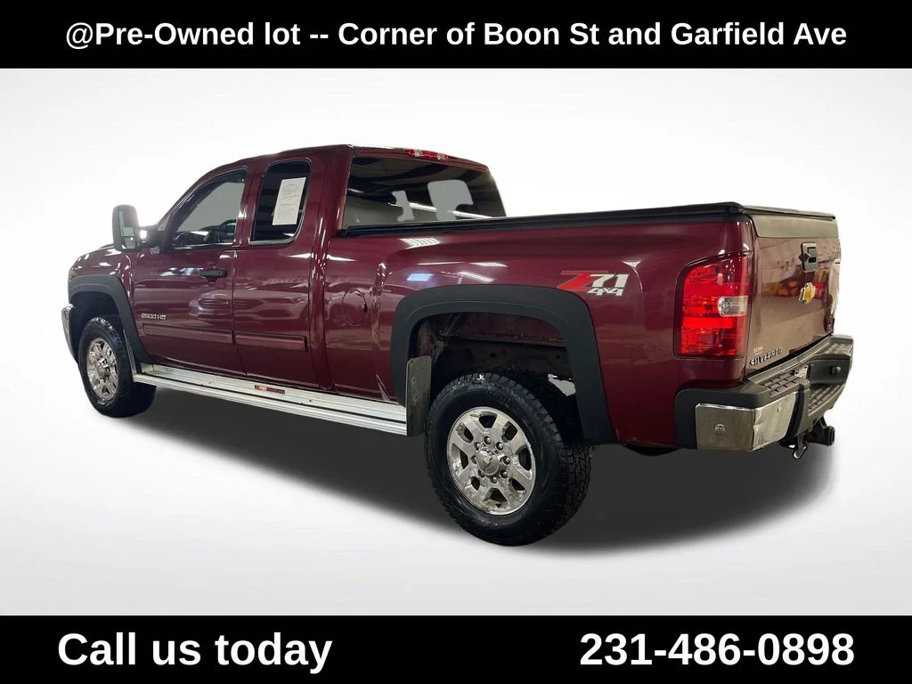 Used 2013 Red Chevrolet LT image 3