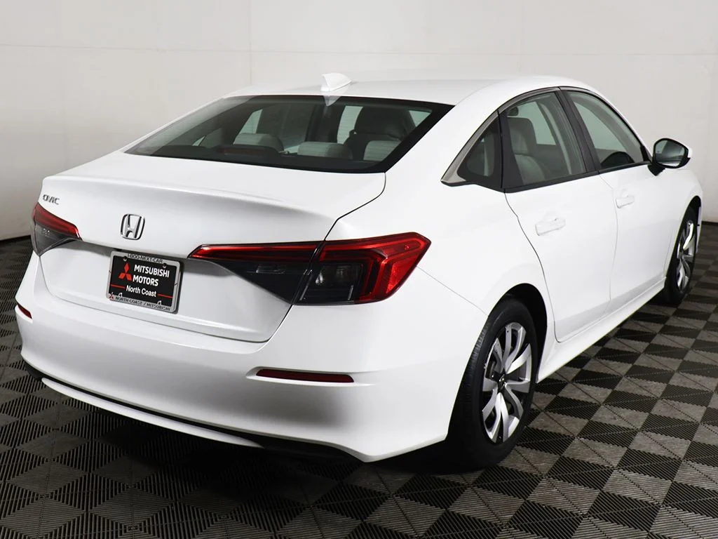 Used 2023 White Honda LX image 7