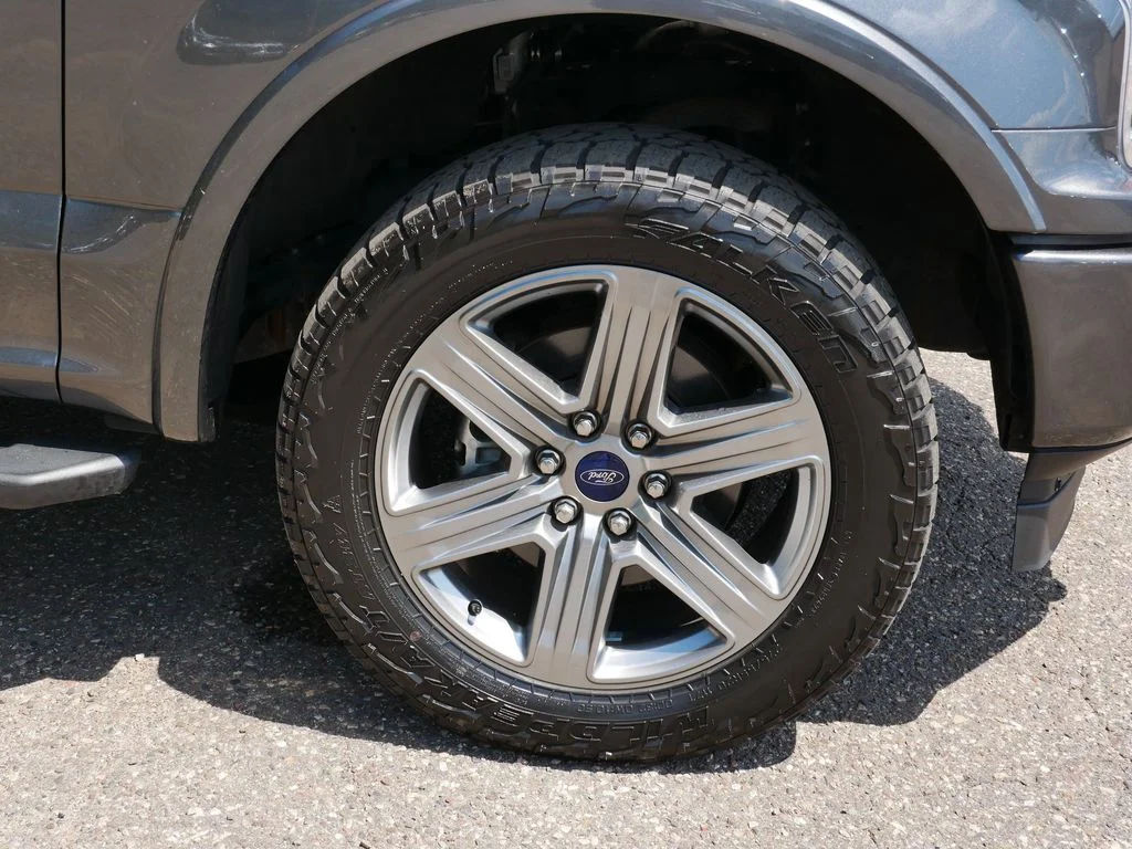 Used 2019 Gray Ford XLT image 7