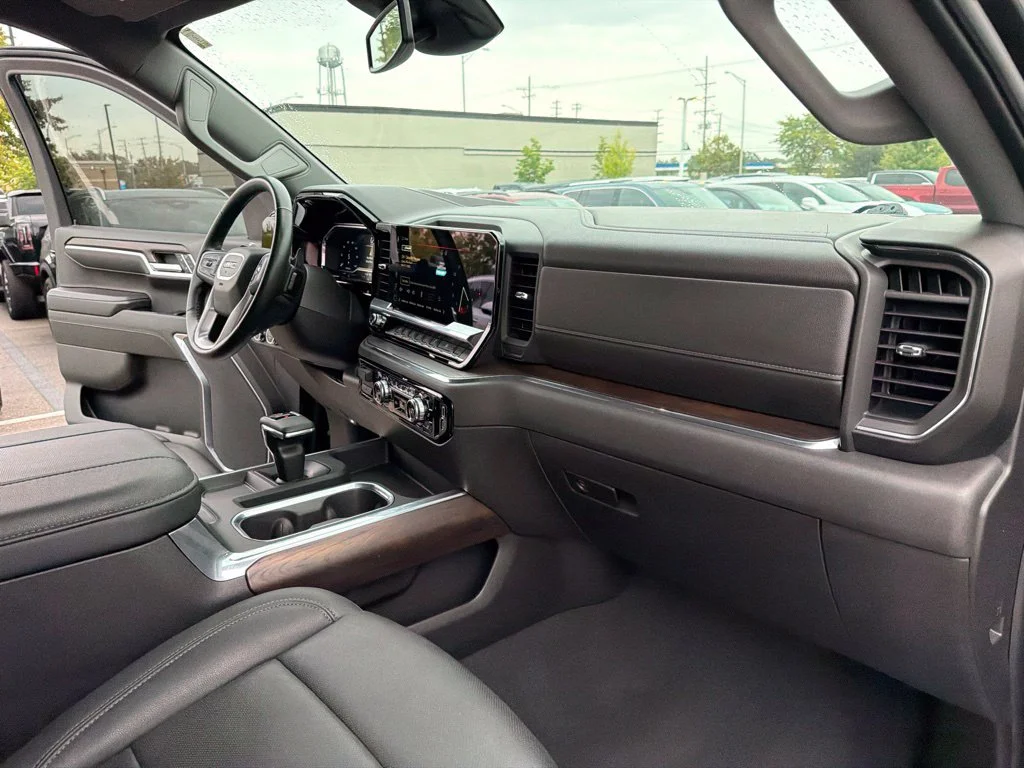 Used 2024 Silver GMC SLT image 23
