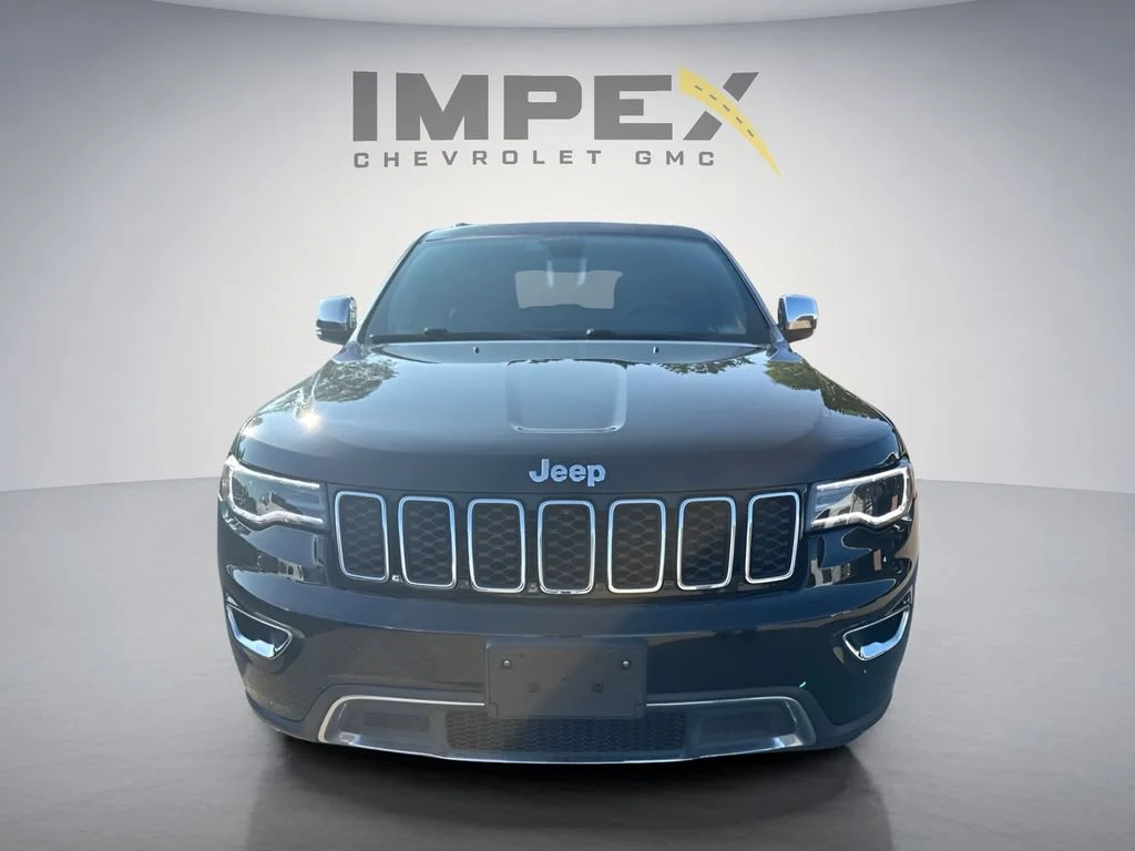 Used 2018  Jeep Limited image 8