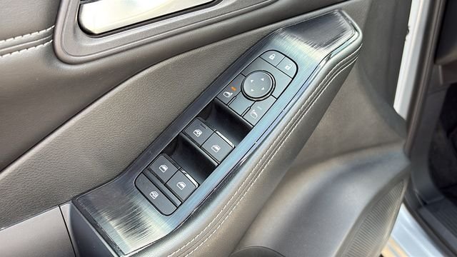 Used 2023 Silver Nissan SV image 9