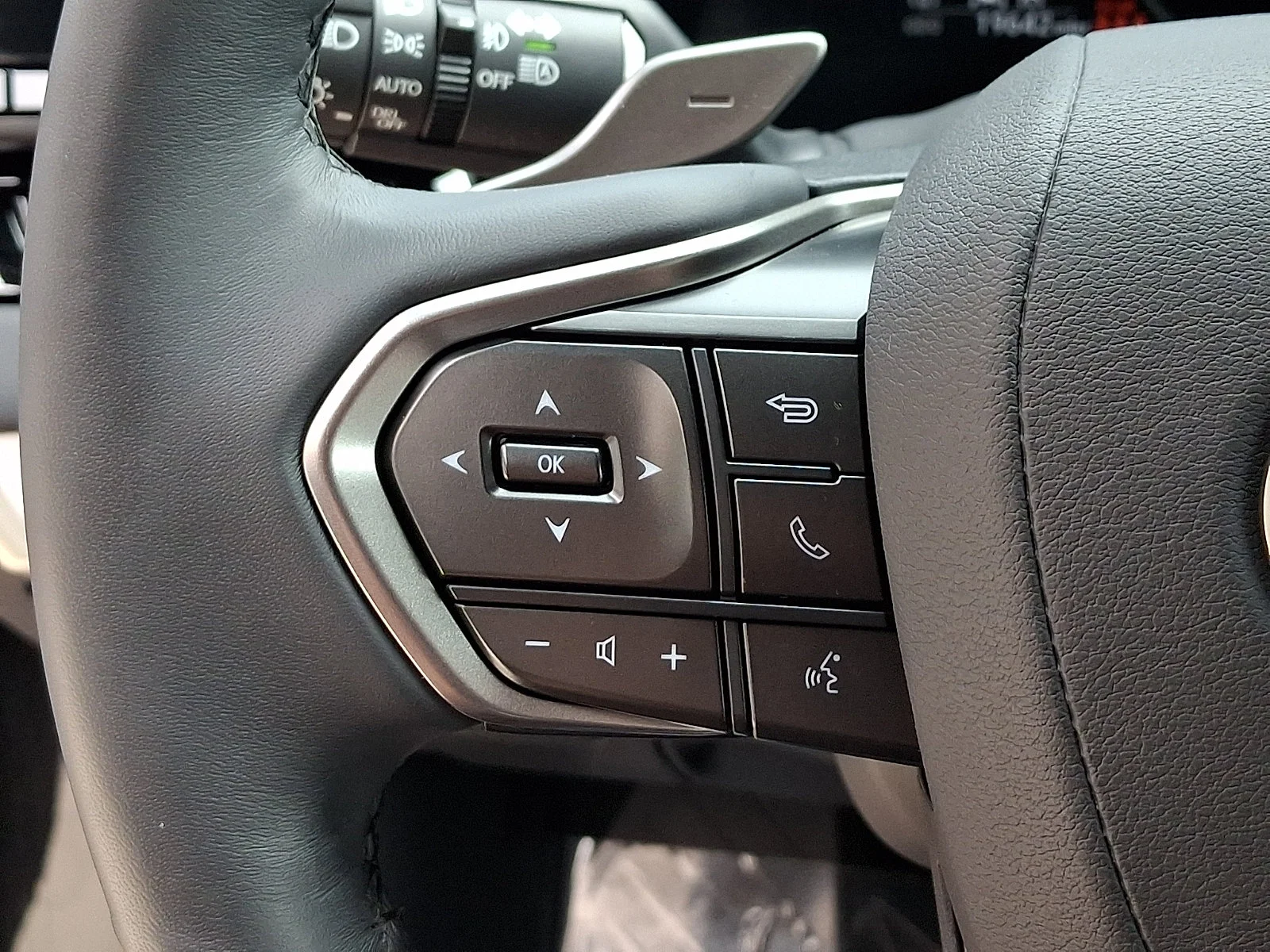 Certified Used 2024 CAVIAR Lexus  image 21