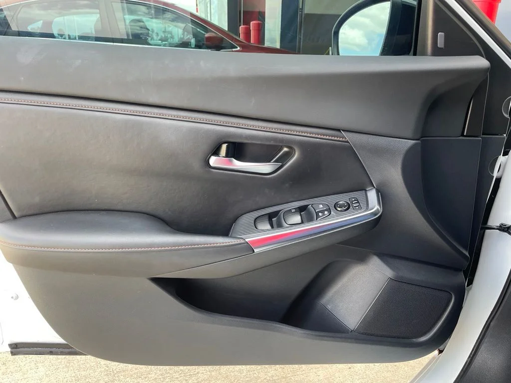Used 2023 White Nissan SR image 9