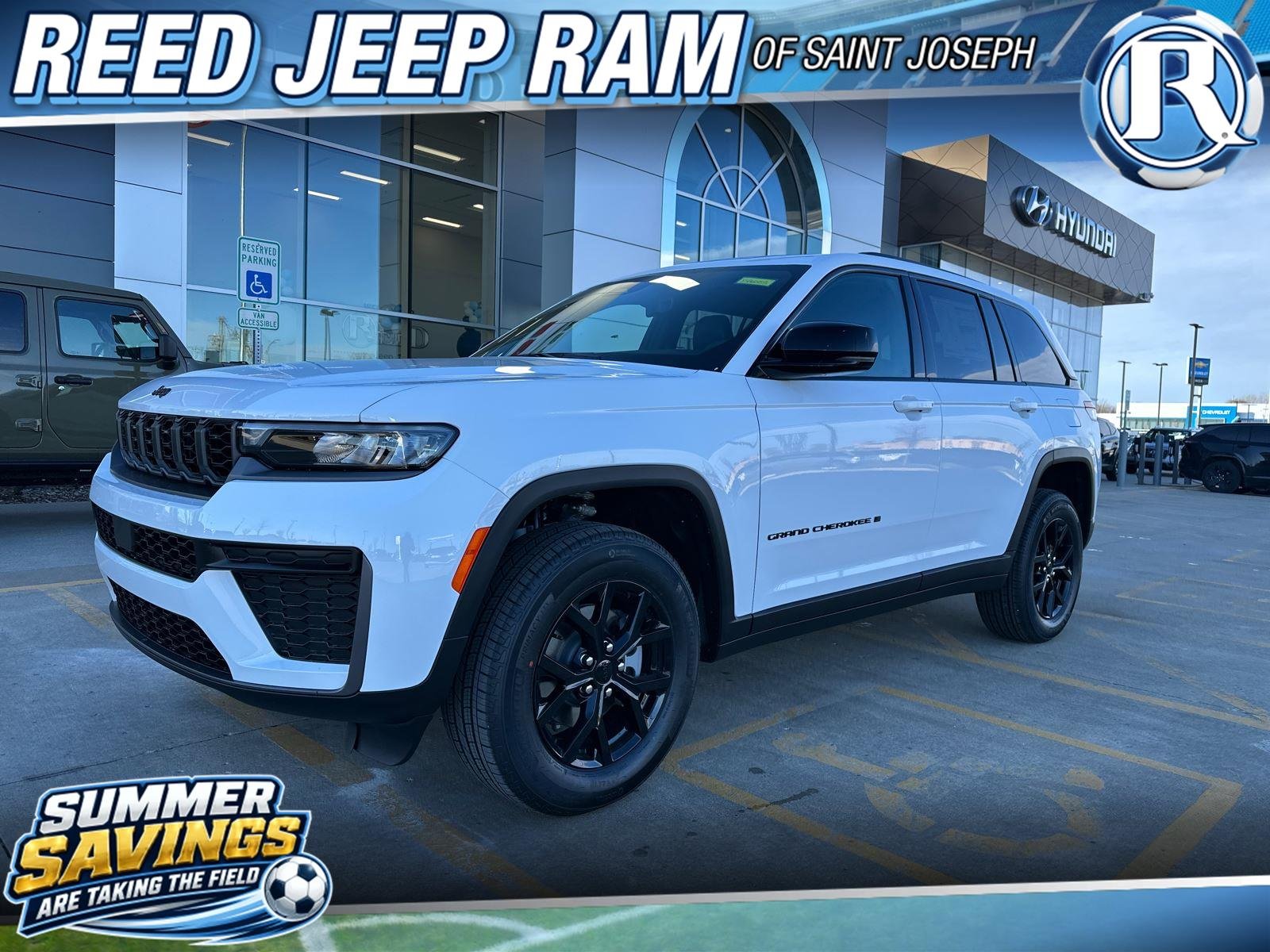 2026 Jeep Grand Cherokee Laredo Altitude 4x4's photo