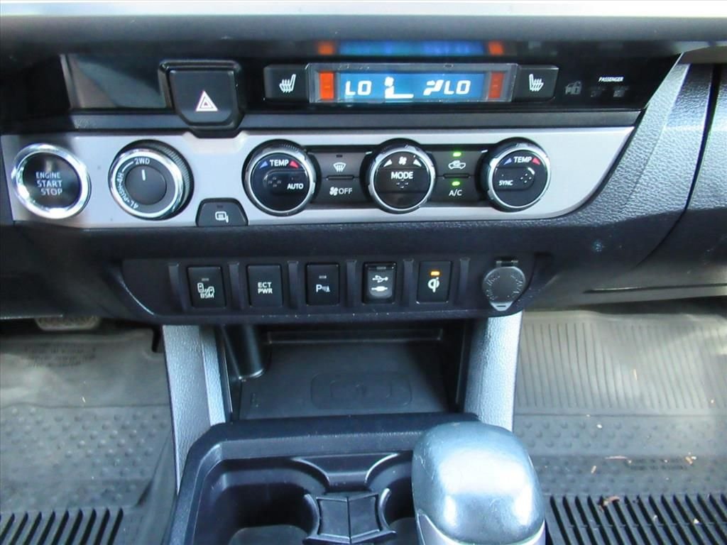 Used 2017 Silver Toyota Limited image 25