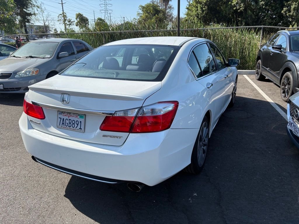 Used 2013 White Orchid Pearl Honda Sport image 6
