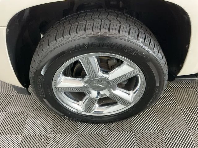 Used 2012  Chevrolet LTZ image 32