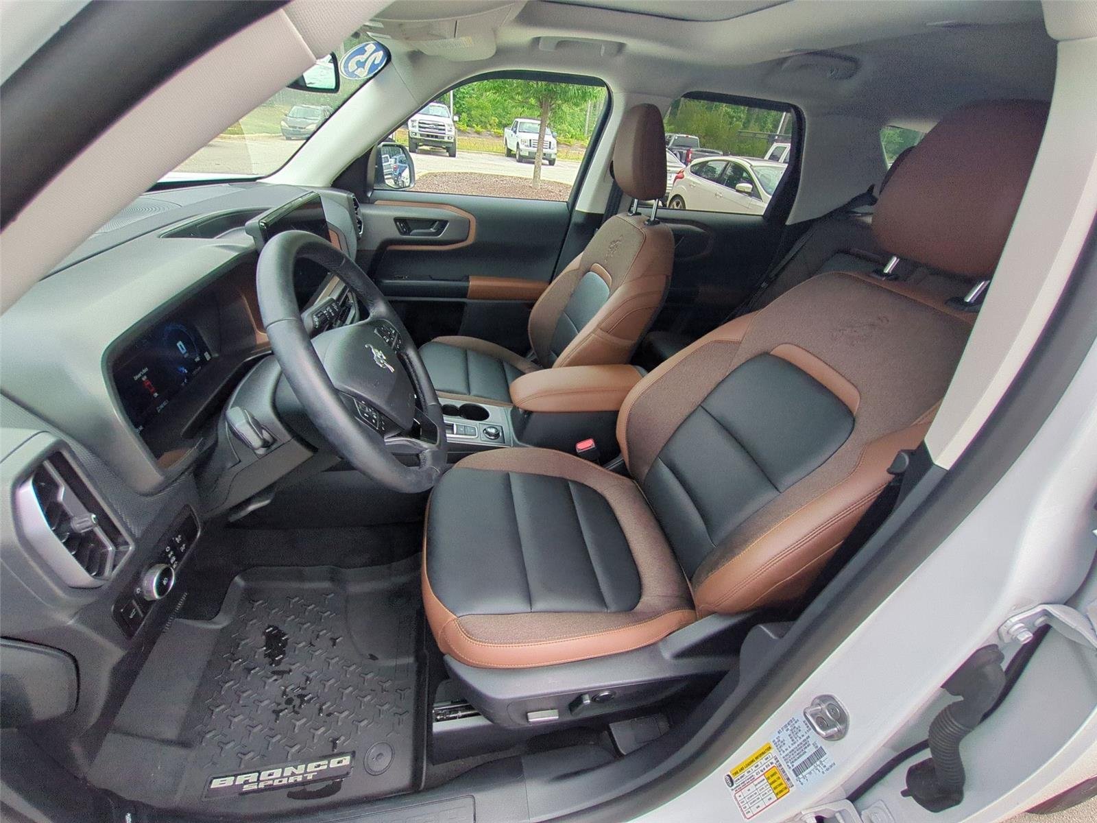 Used 2025 Oxford White Clearcoat Ford Outer Banks image 18