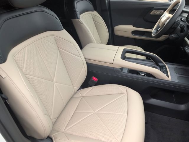 New 2027 Glacial White Pearl Kia EX image 28