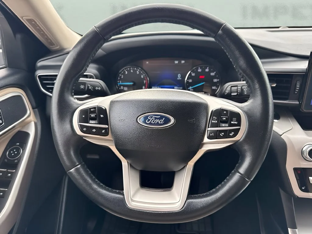 Used 2023 Black Ford XLT image 16