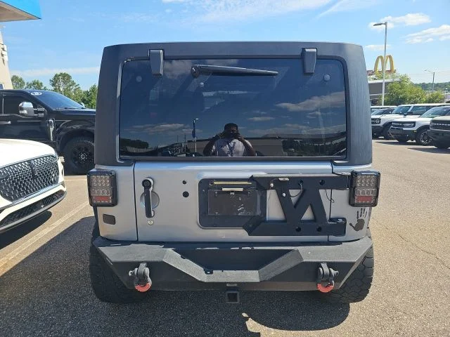 Used 2013 Silver Jeep Unlimited Rubicon image 7