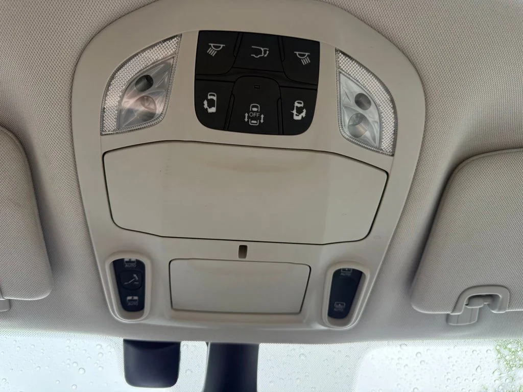 Certified Used 2017 Silver Chrysler Limited image 30