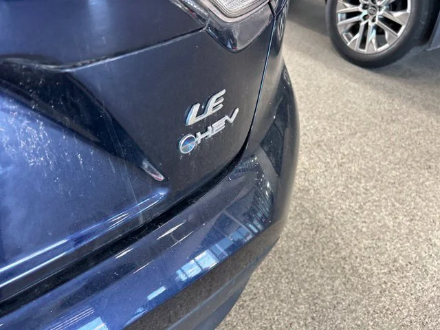 Used 2025  Toyota LE image 5