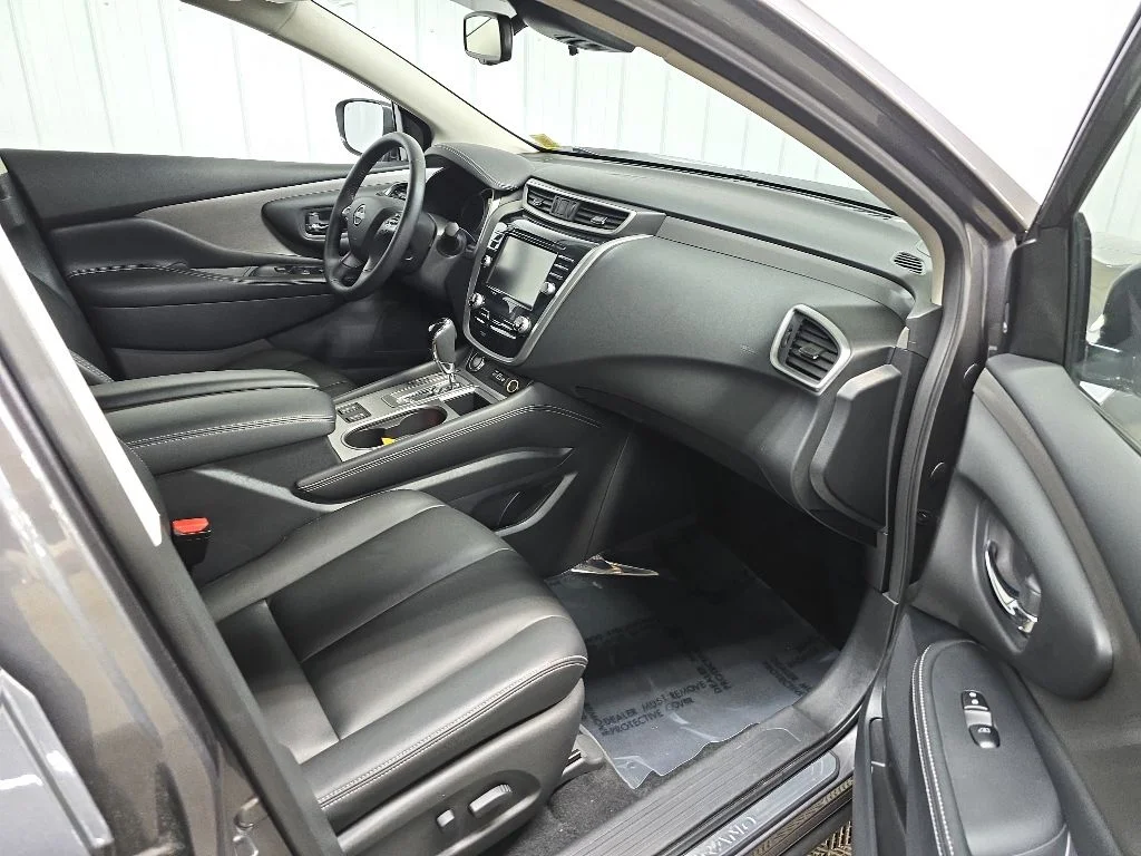Used 2024 Gray Nissan SV image 16