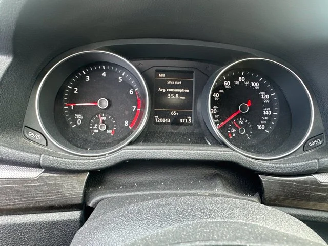 Used 2018 Black Volkswagen 2.0T SEL Premium image 20