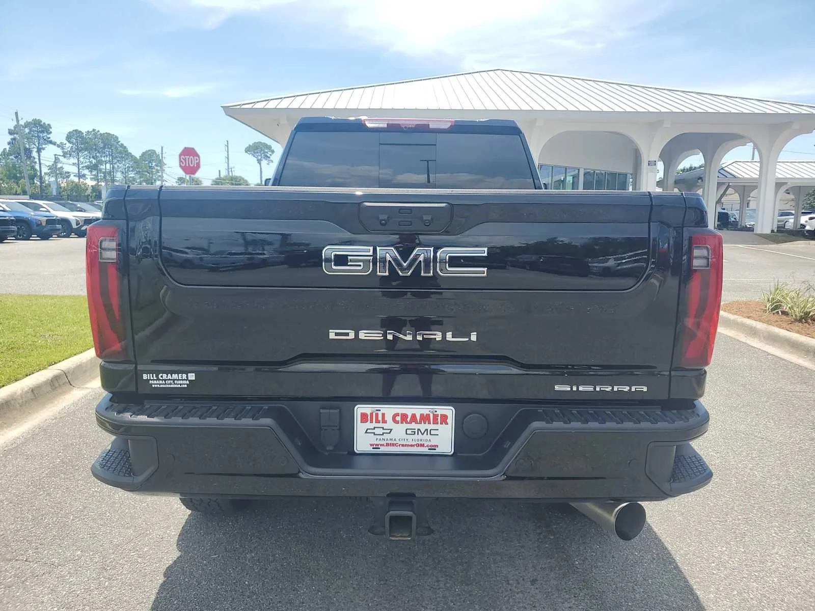 Used 2025 Onyx Black GMC Denali Ultimate image 4