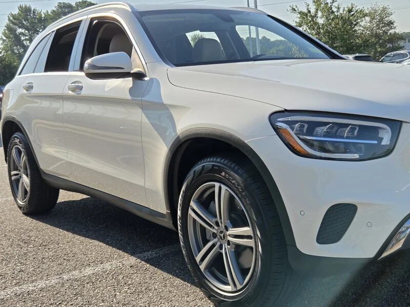 Used 2021 Polar White MERCEDES-BENZ GLC 300 SUV image 23
