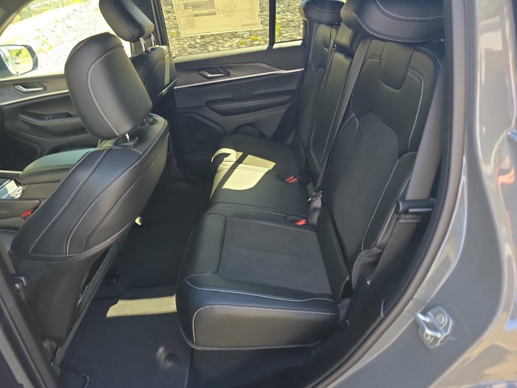 New 2027 Gray Jeep Laredo Altitude image 14