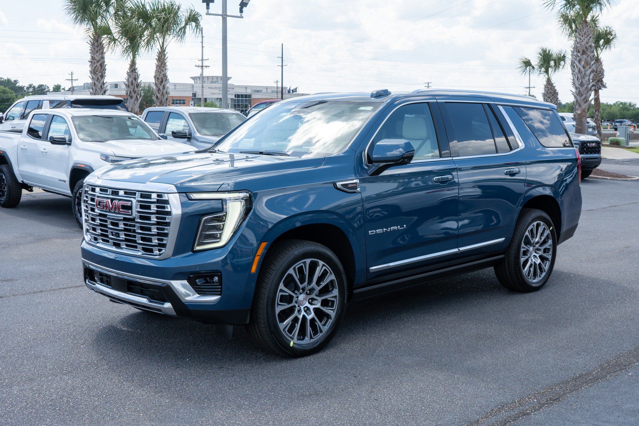 2026 GMC Yukon Denali - Photo 7