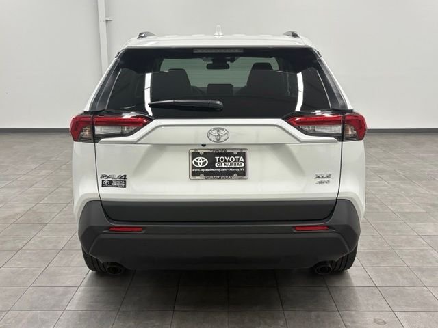 Used 2025 Beige Toyota XLE Premium image 3