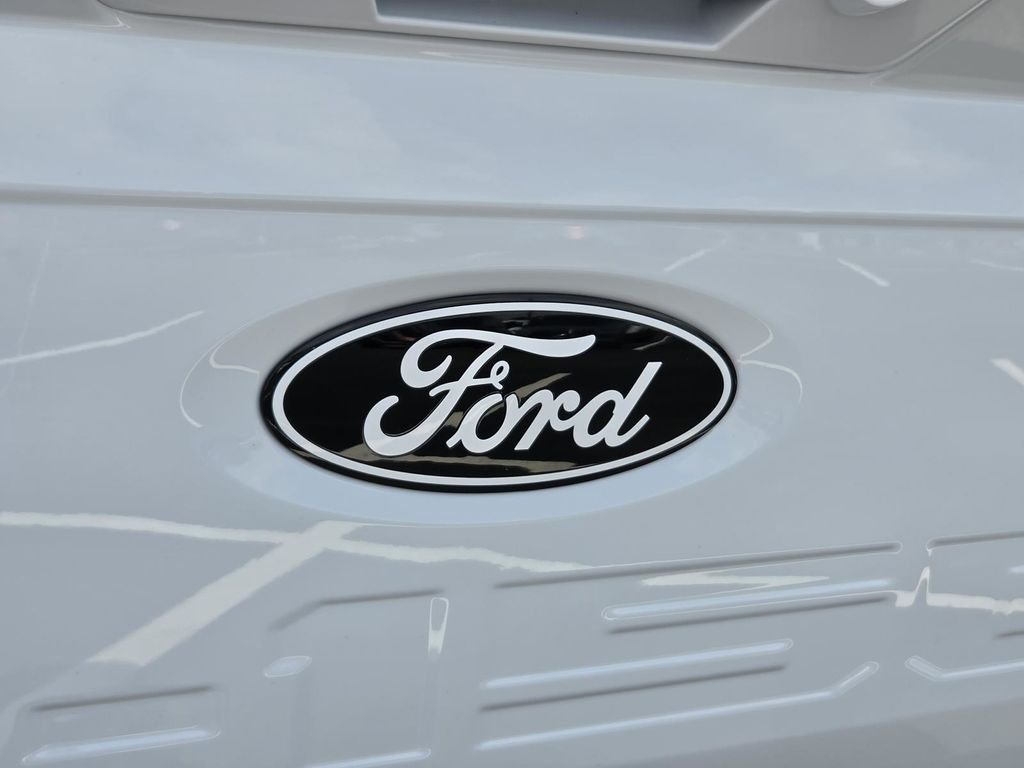 New 2026 Oxford White Ford XLT image 42