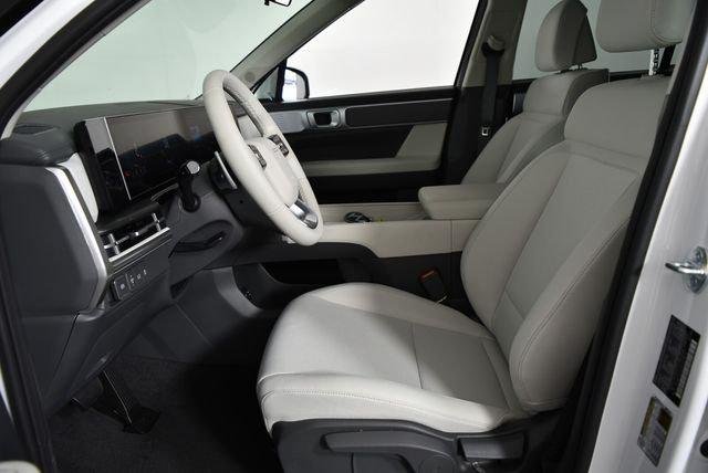 New 2027 White Hyundai SE AWD image 60