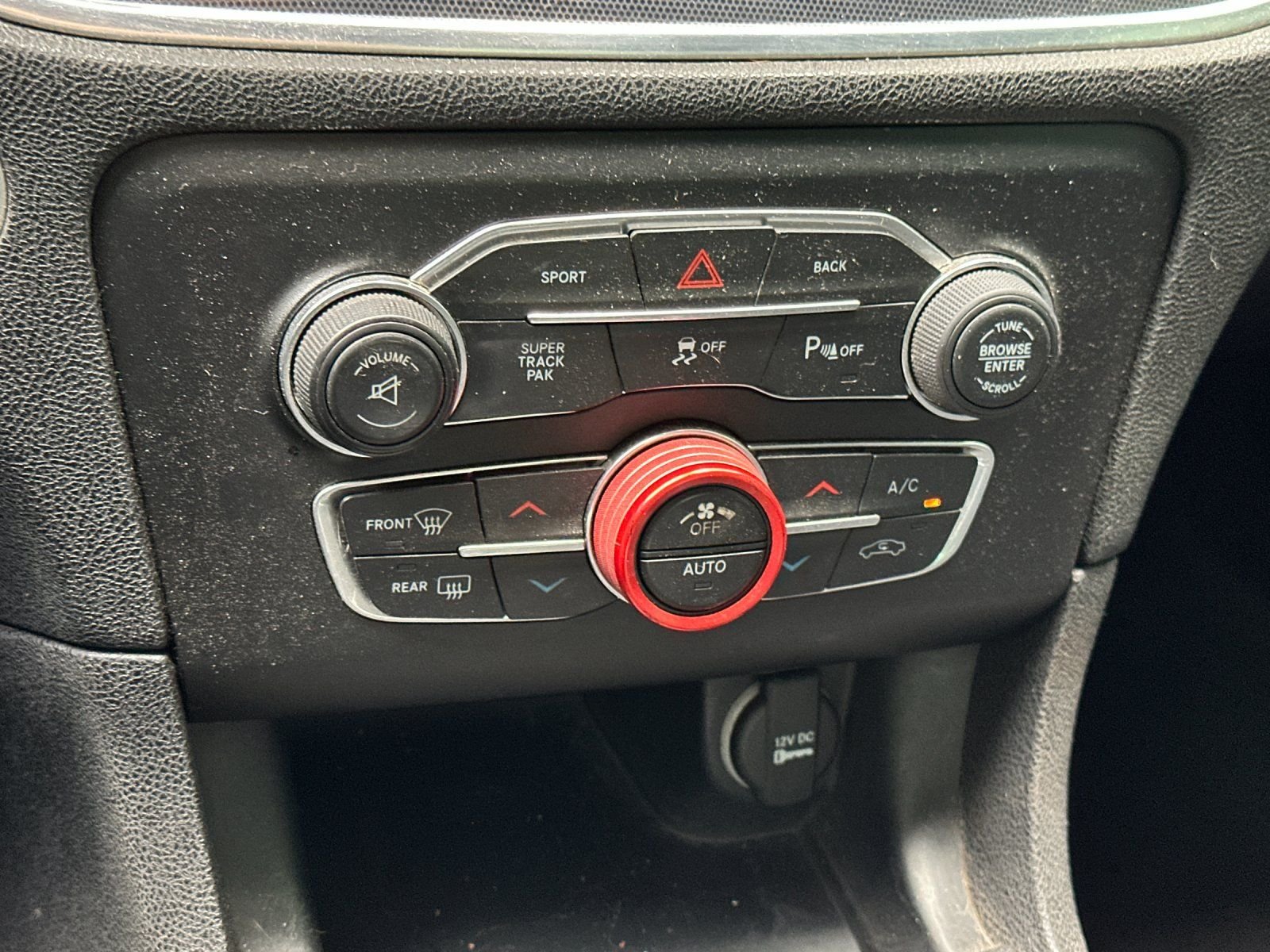 Used 2016 Granite Crystal Metallic Clearcoat Dodge R/T image 18