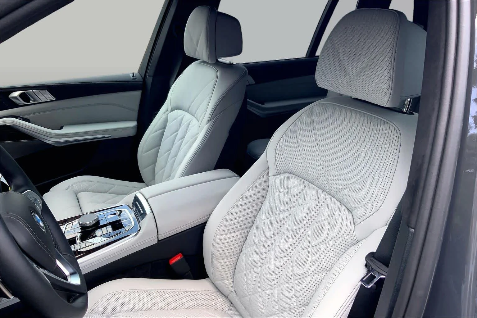 New 2027 Dravit Grey Metallic BMW xDrive40i image 9