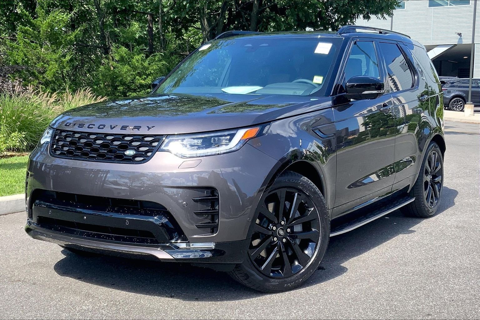 New 2026 Charente Grey Land Rover Dynamic SE image 1