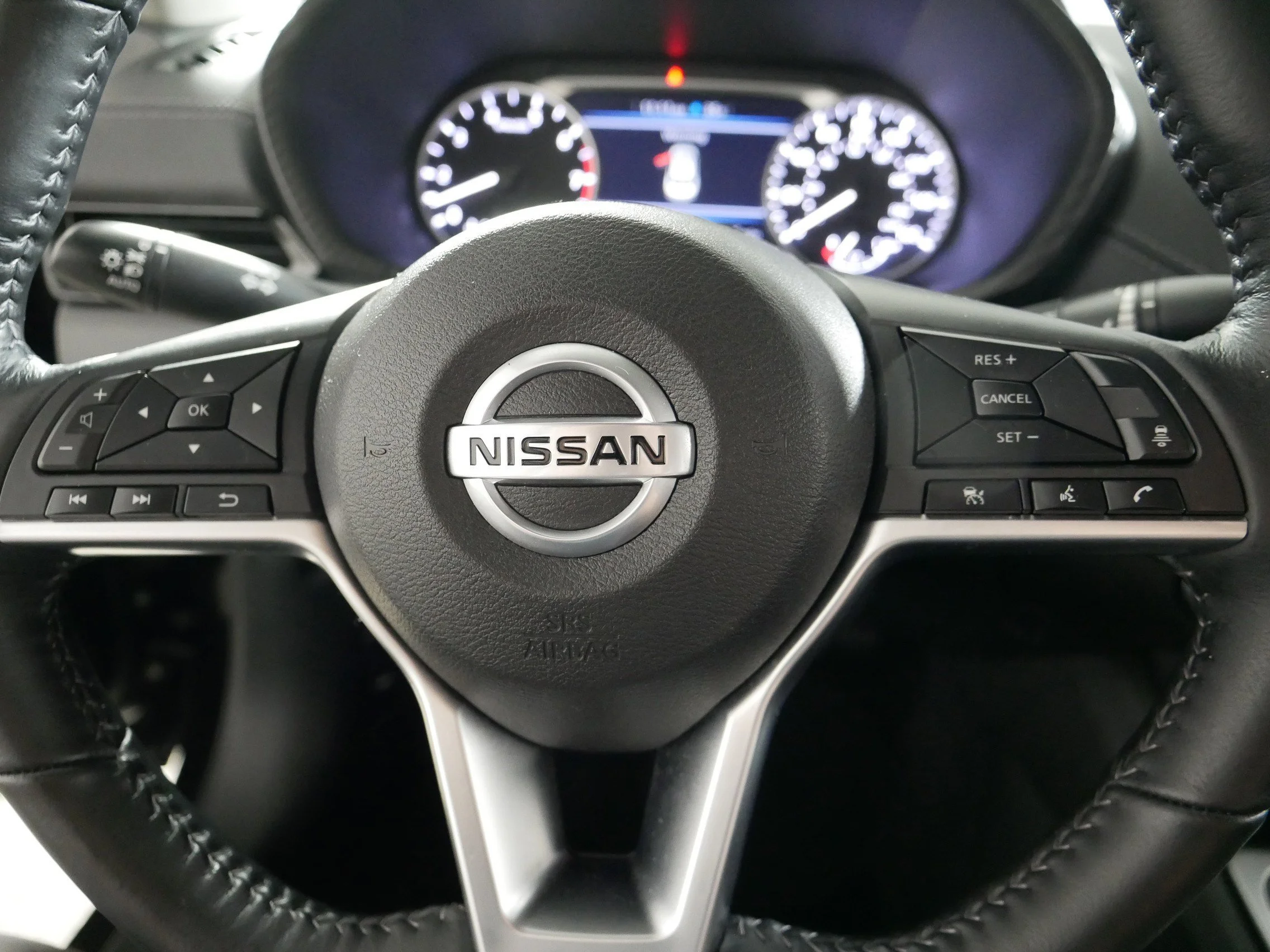 Used 2023 Super Black Nissan SV image 25