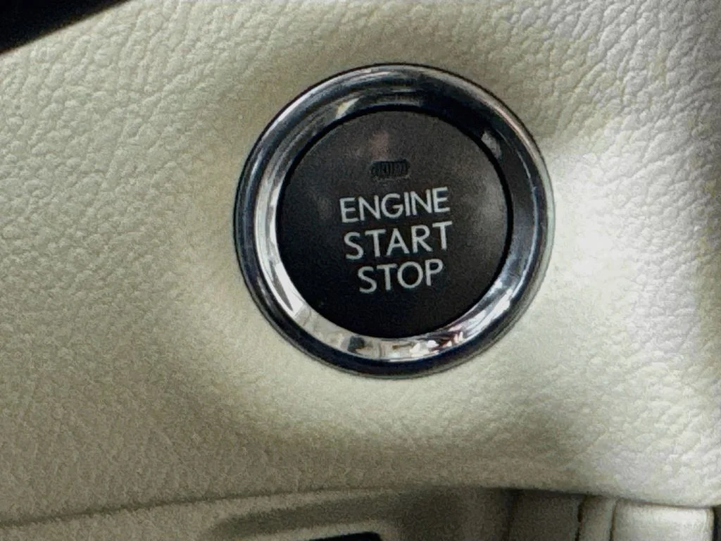 Used 2018 Silver Lexus 460 image 21