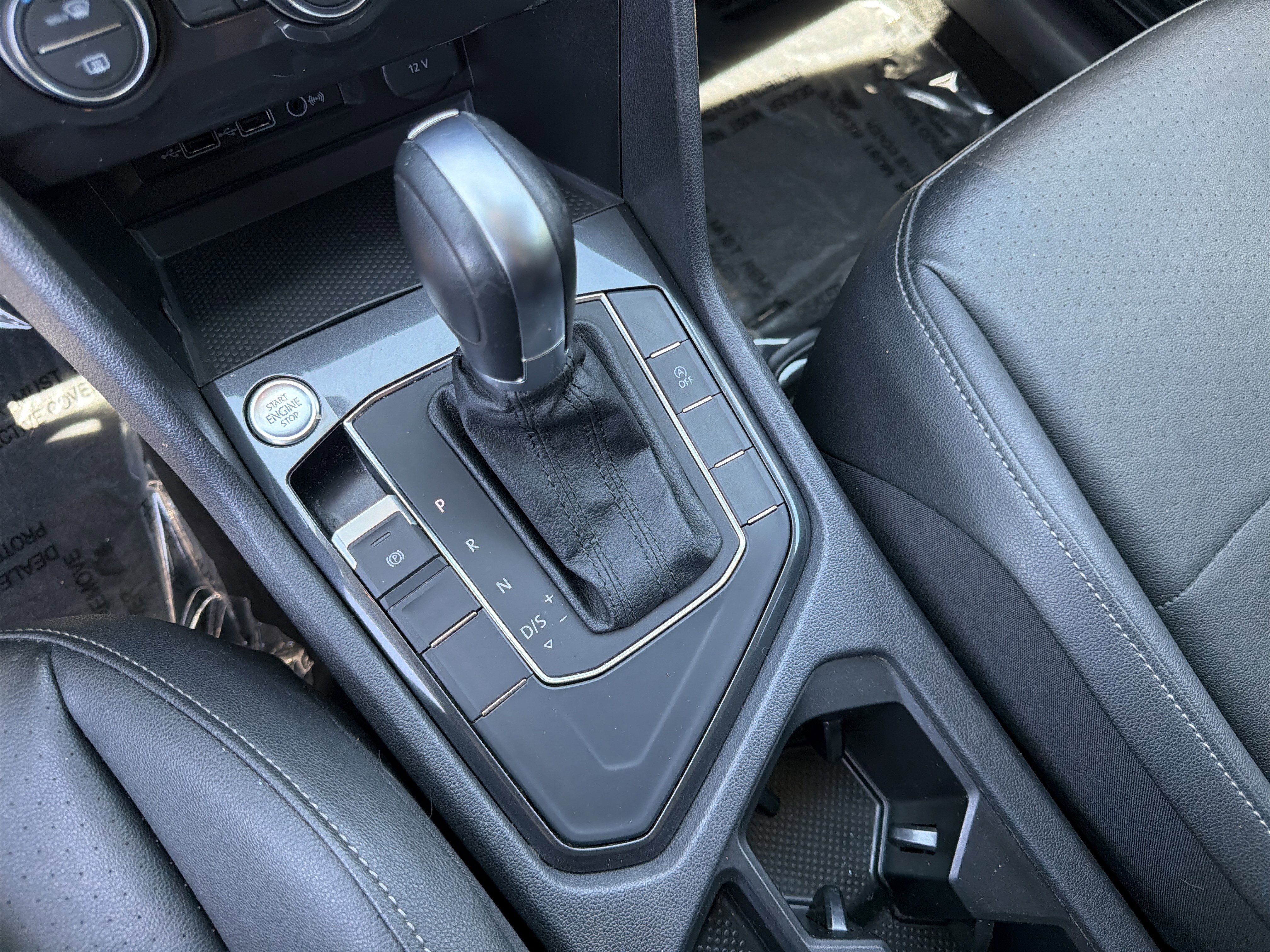 Used 2019  Volkswagen SE image 29