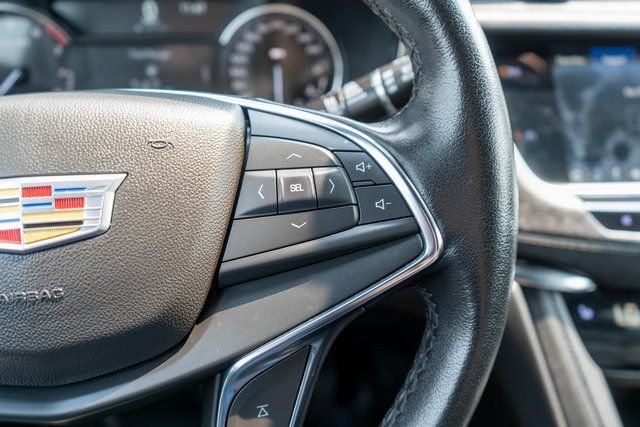 Used 2021 White Cadillac Luxury image 27