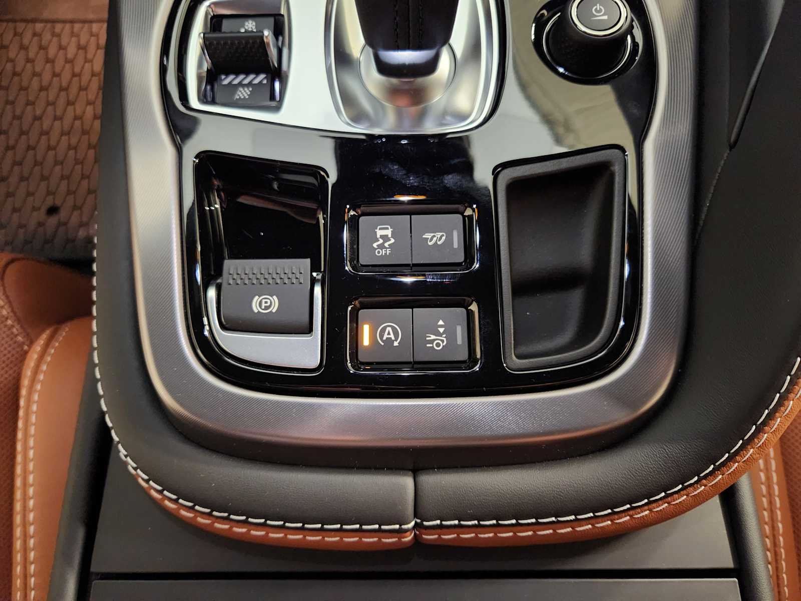 New 2024 Santorini Black Metallic Jaguar R75 image 34