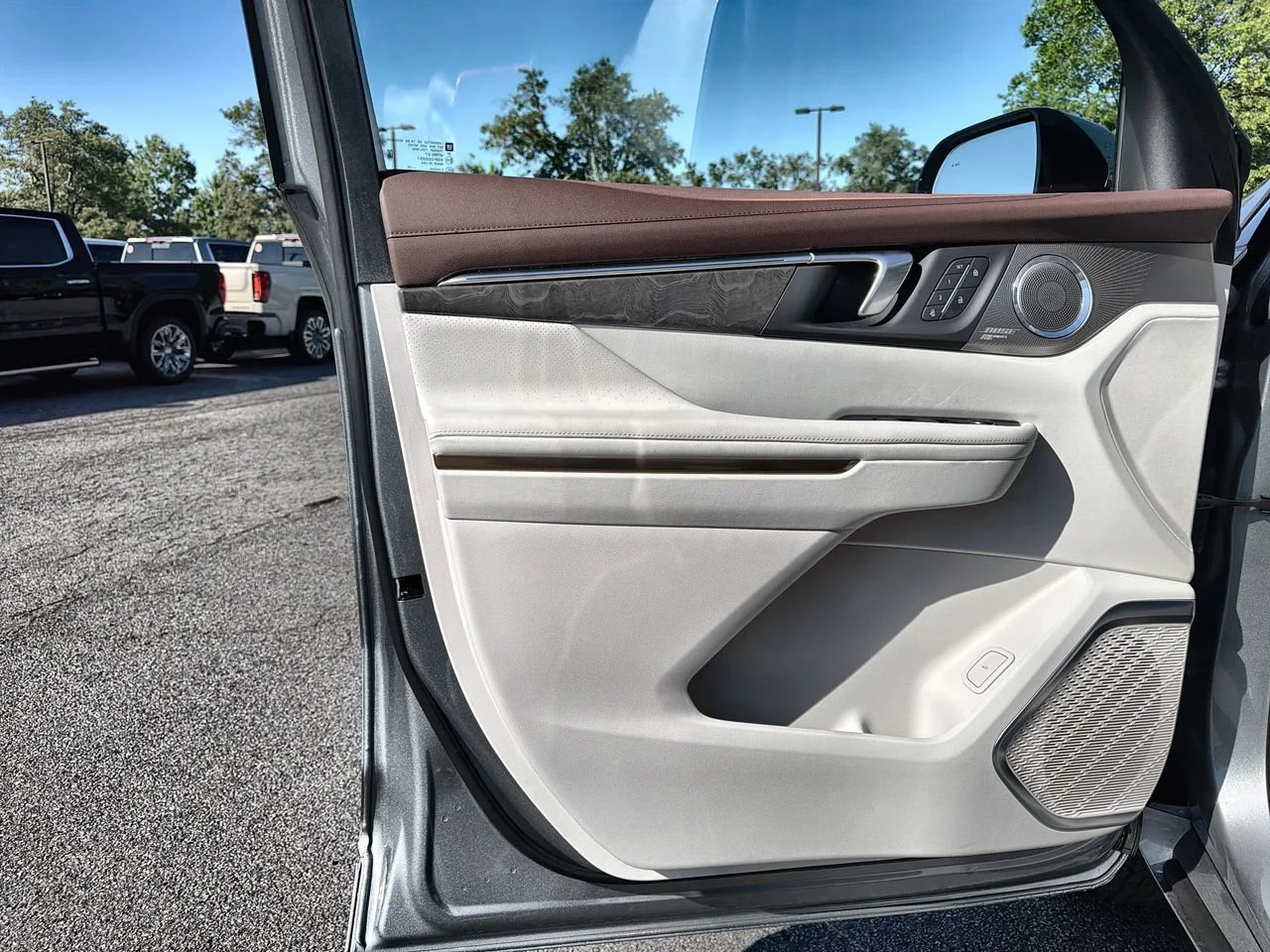 New 2026 Moonstone Gray Metallic Buick Avenir image 18