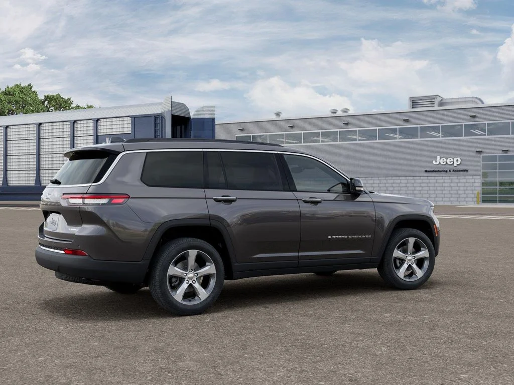 New 2026 Baltic Gray Metallic Clear-Coat Exterior Paint Jeep Limited image 4