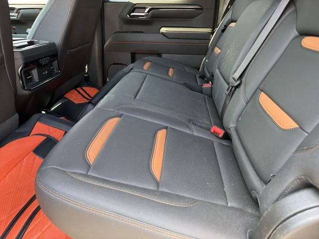 Used 2023 White GMC AT4 image 10