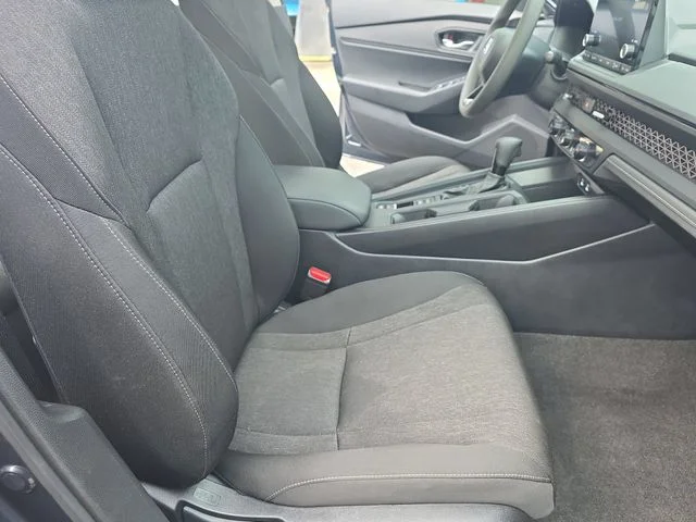 Used 2025 Gray Honda SE image 11