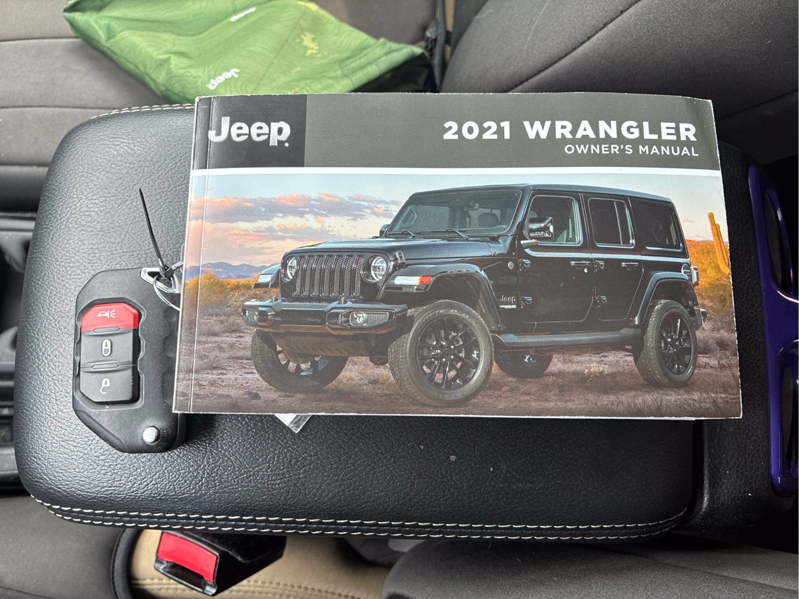 Used 2021 White Jeep Unlimited Sahara image 19