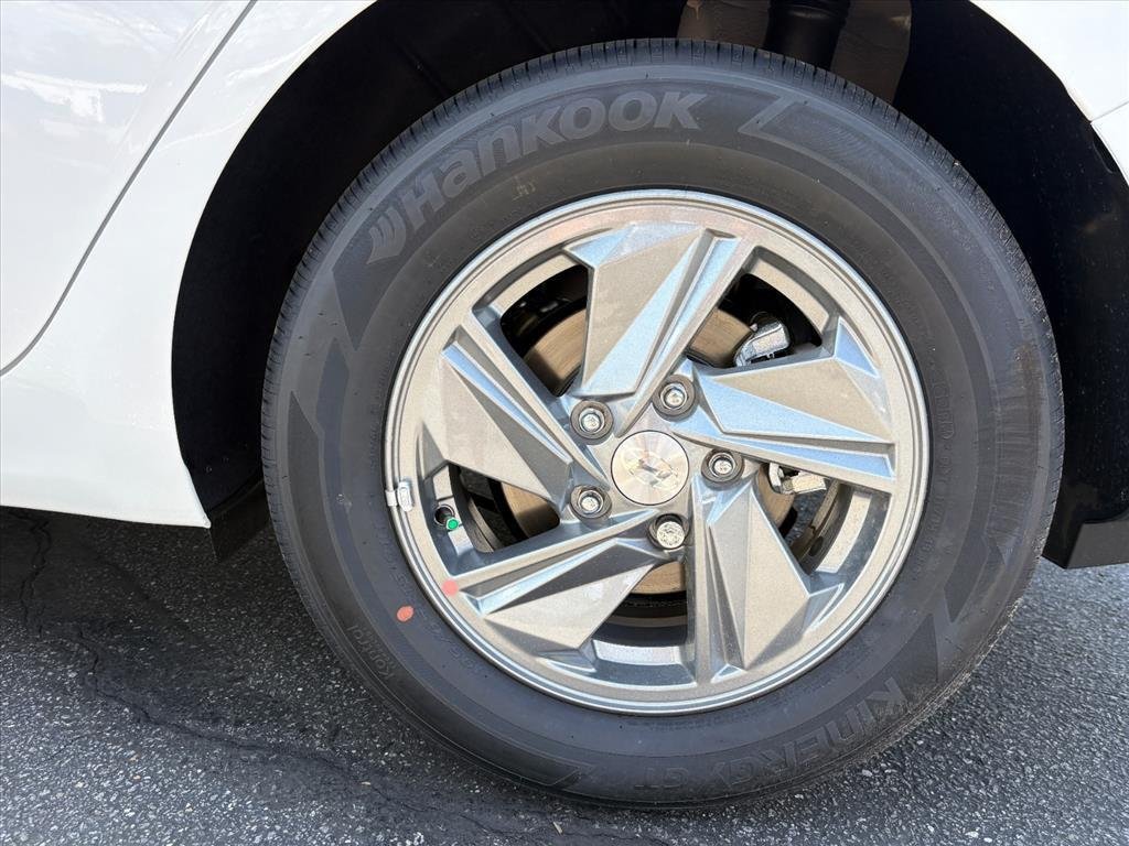 New 2026 Serenity White Pearl Hyundai SE image 30